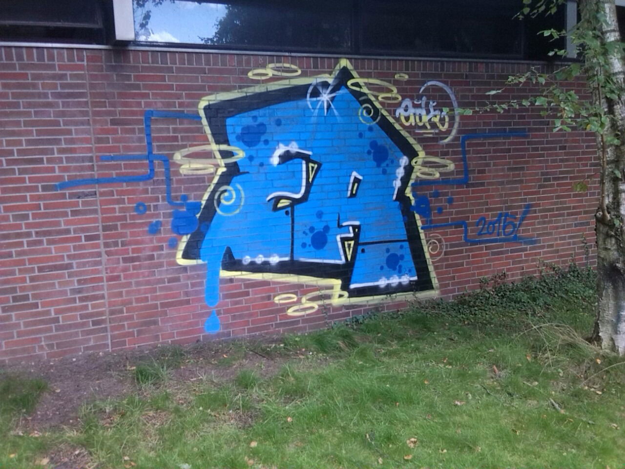 Graffiti Bombing - Photo by futlocker - drunk, er