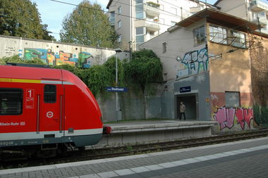 Graffiti Bombing - Photo by gartenzwerg - Eier, 134, TV
