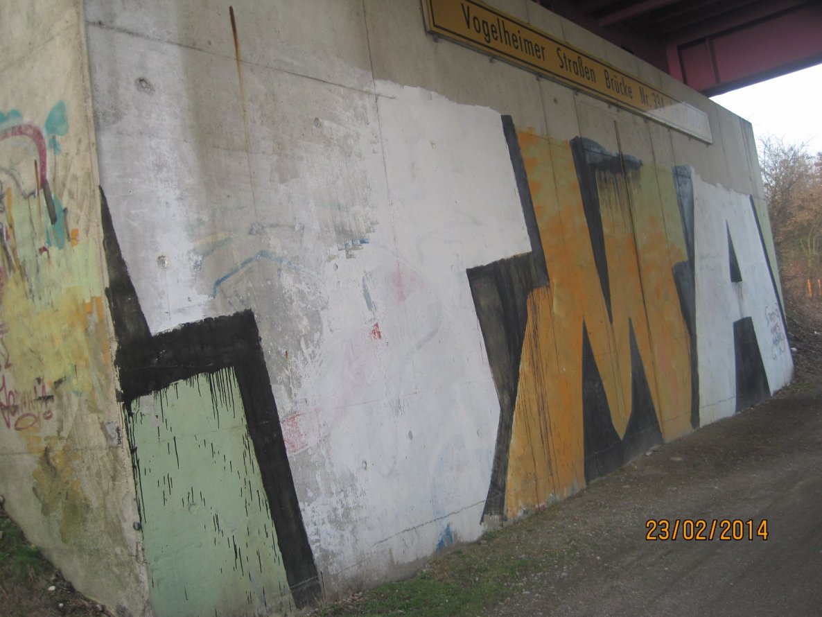 Graffiti Bombing in Essen - Photo by gartenzwerg - tma