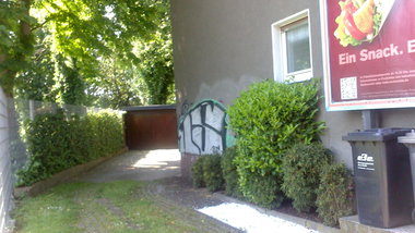 Graffiti Bombing - Photo by gartenzwerg - ils