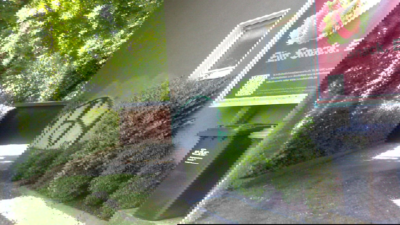 Graffiti Bombing - Photo by gartenzwerg - ils