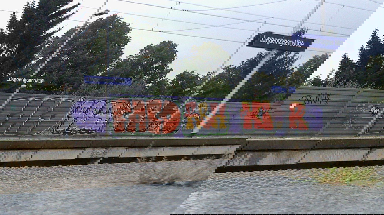 Graffiti Bombing - Photo by gartenzwerg - faco, rbh, kior