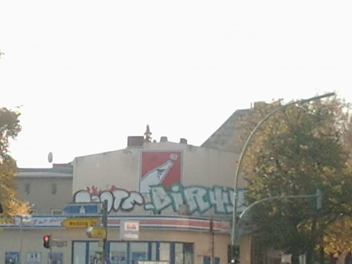 Graffiti Bombing - Photo by gartenzwerg