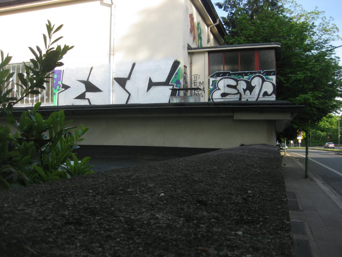 Graffiti Wall - Photo by gartenzwerg - ESCrew, EWC, Rooftop