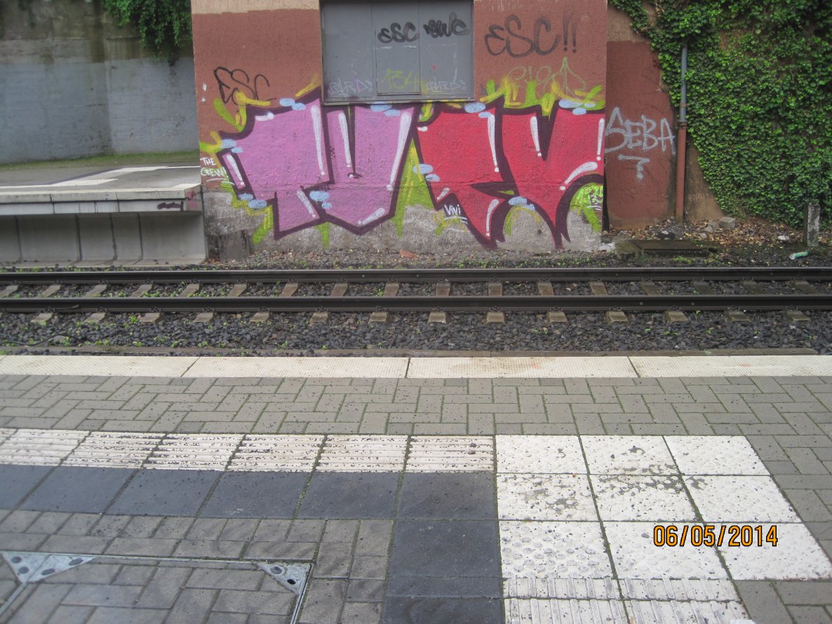 Graffiti Bombing - Photo by gartenzwerg - tv, tv