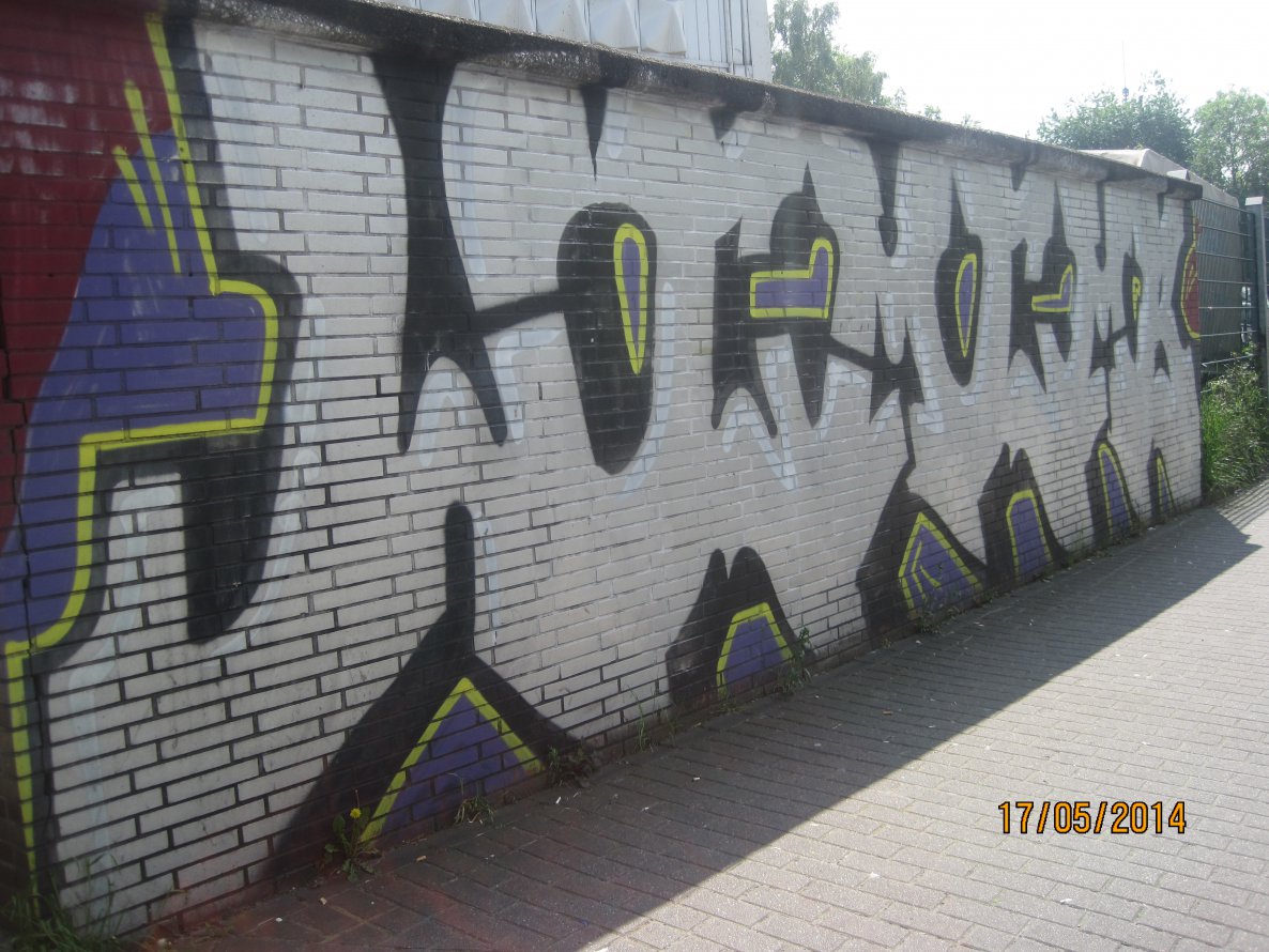 Graffiti Bombing - Photo by gartenzwerg - wcmcmb