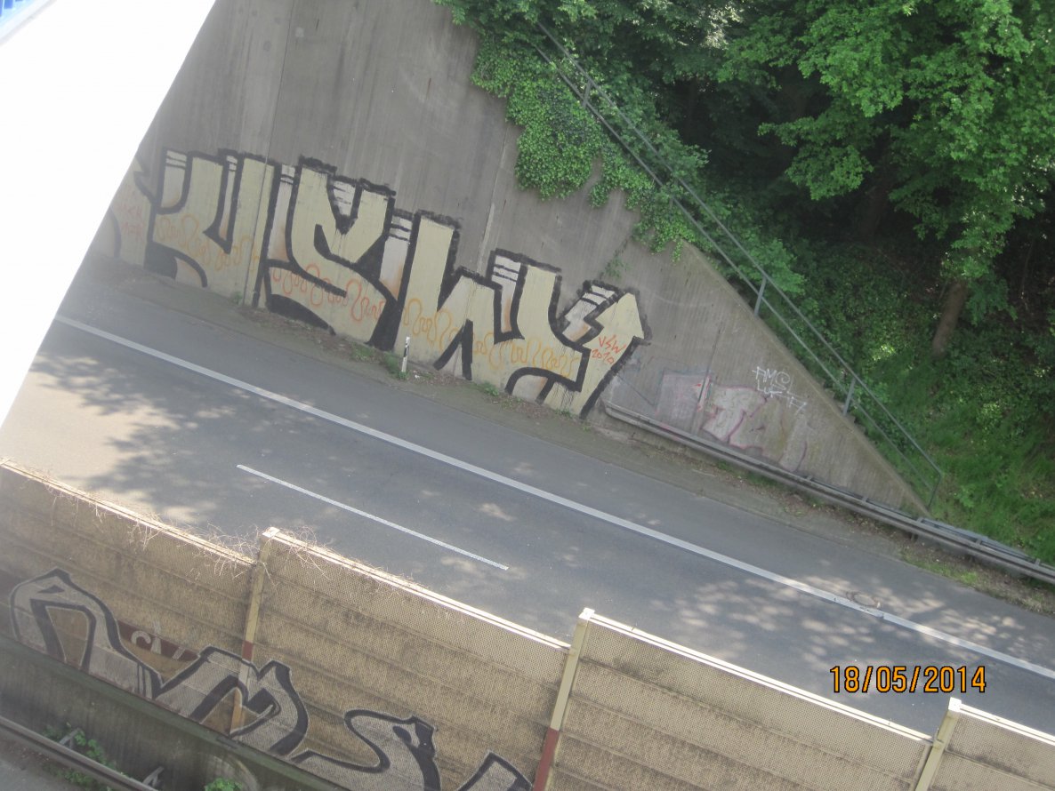 Graffiti Bombing - Photo by gartenzwerg - usw