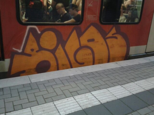 Graffiti Train - Photo by gartenzwerg - bigos