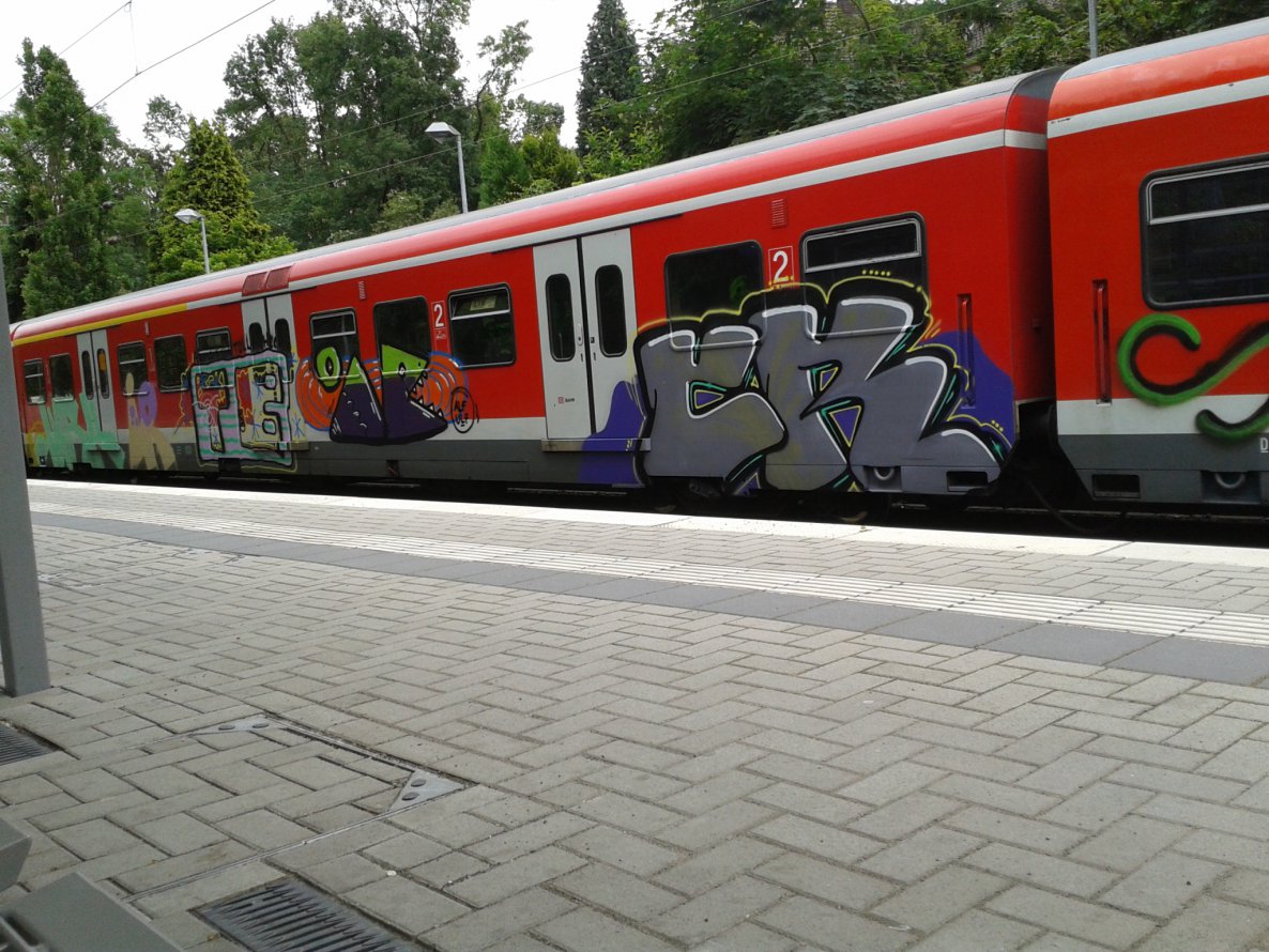 Graffiti Train - Photo by gartenzwerg - ir, tb, ib
