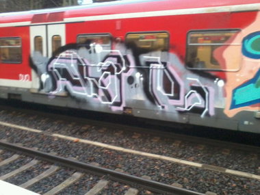 Graffiti Train - Photo by gartenzwerg - duo, abc