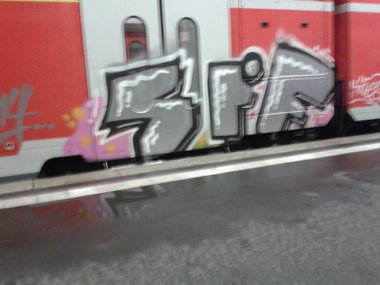 Graffiti Train - Photo by gartenzwerg - sif