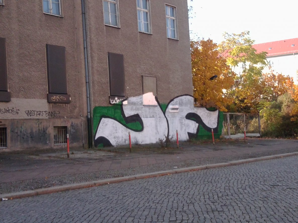 Graffiti Bombing - Photo by gartenzwerg - JF