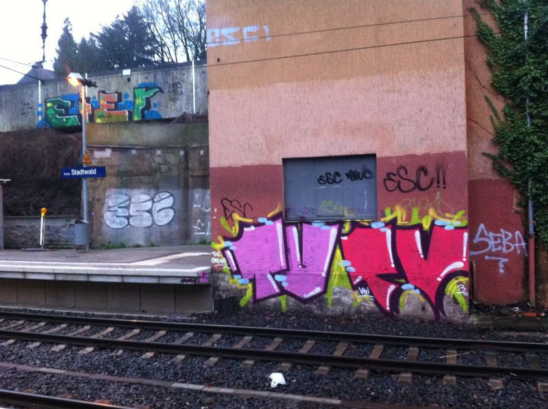 Graffiti Bombing - Photo by gartenzwerg - eier, tv, tv