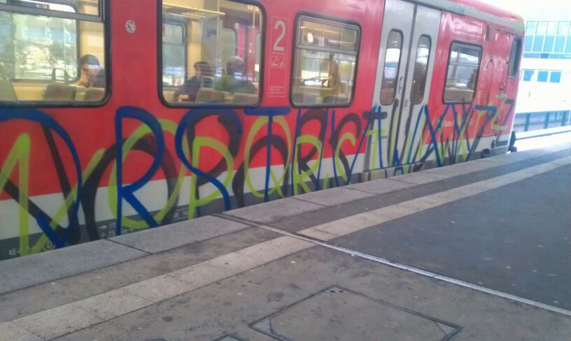 Graffiti Train - Photo by gartenzwerg - abcdefghijklmnopqrstuvwxyz