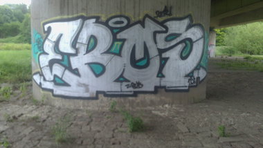 Graffiti Bombing - Photo by gartenzwerg - ebos