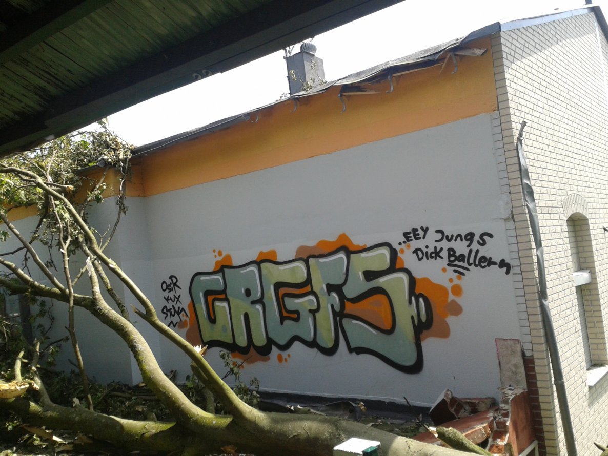 Graffiti Bombing - Photo by gartenzwerg - cr, gfs