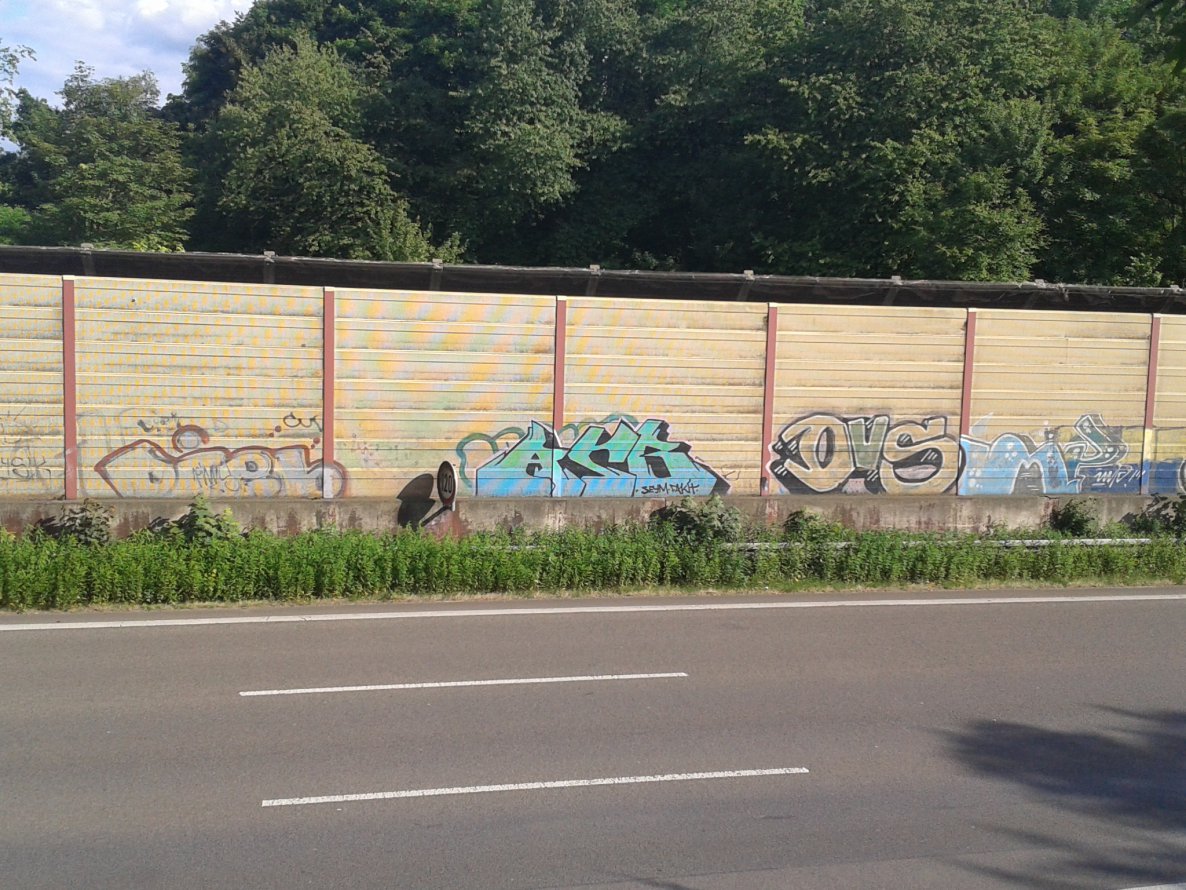 Graffiti Bombing - Photo by gartenzwerg - asb, dvs