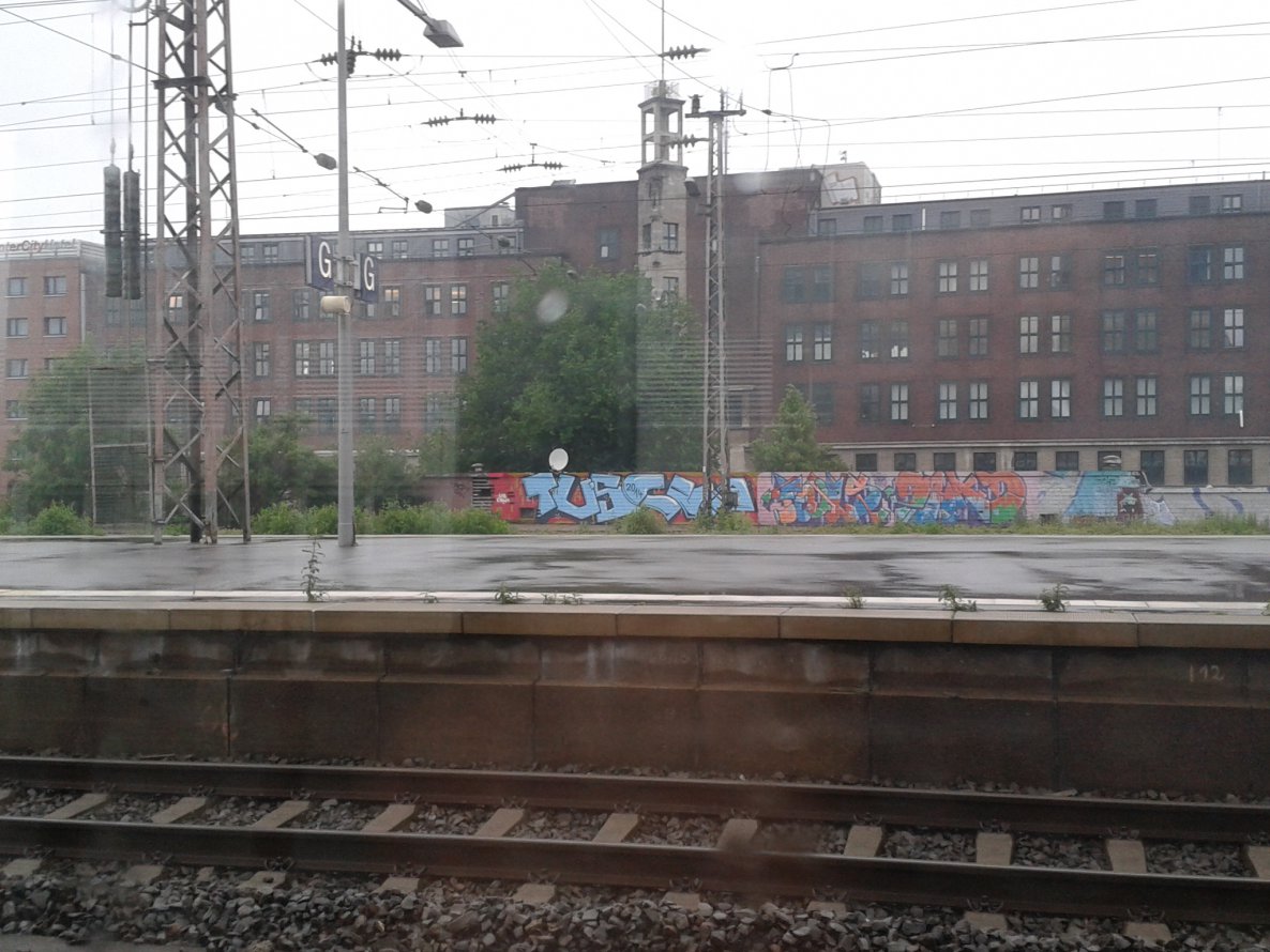 Graffiti Bombing - Photo by gartenzwerg - tv`s, cva, fols