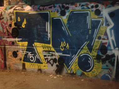 Graffiti Bombing - Photo by gartenzwerg - tv