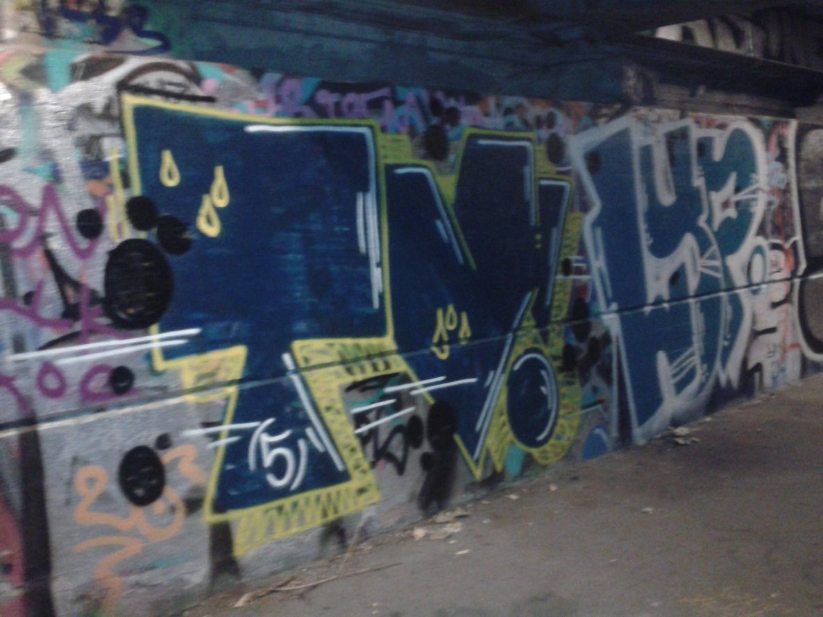 Graffiti Bombing - Photo by gartenzwerg - tv, lyp