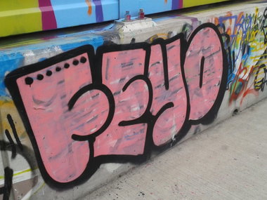 Graffiti Wall - Photo by gartenzwerg - feyo