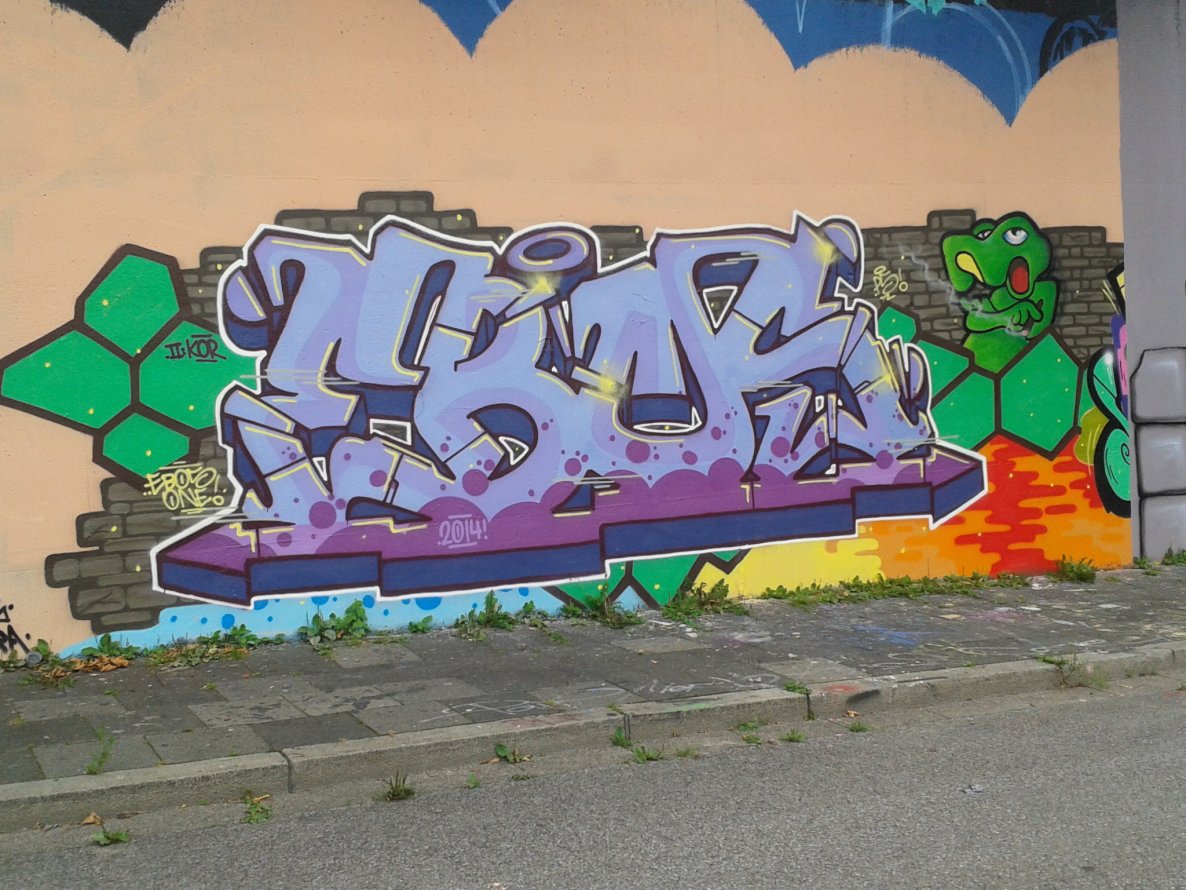 Graffiti Wall - Photo by gartenzwerg - ebos
