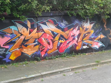 Graffiti Wall - Photo by gartenzwerg - moter