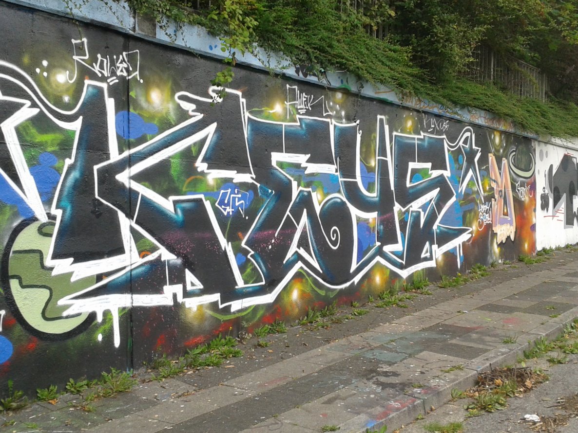 Graffiti Wall - Photo by gartenzwerg - keys