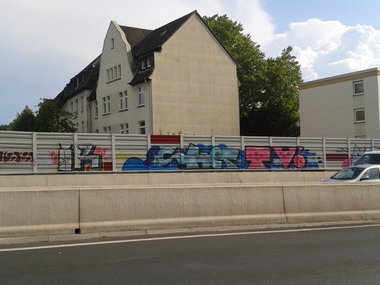 Graffiti Bombing - Photo by gartenzwerg - shet, tv!