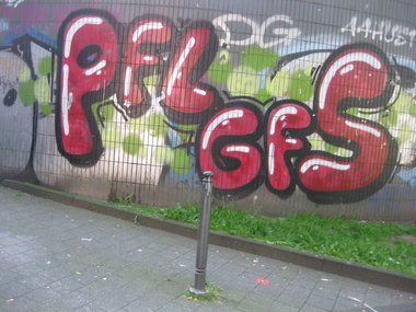 Graffiti Bombing - Photo by gartenzwerg