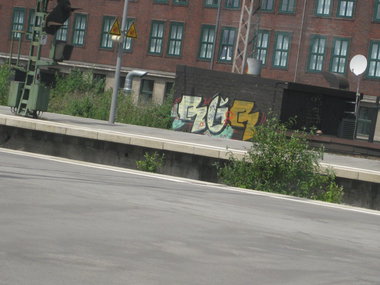 Graffiti Bombing - Photo by gartenzwerg - RGR