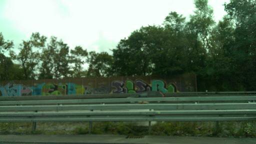 Graffiti Bombing - Photo by gartenzwerg - ei, eier