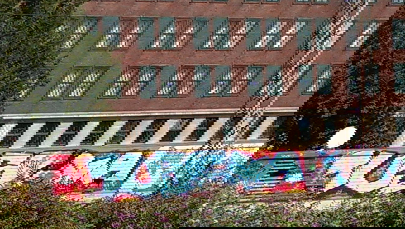 Graffiti Bombing - Photo by gartenzwerg - tv´s, cva