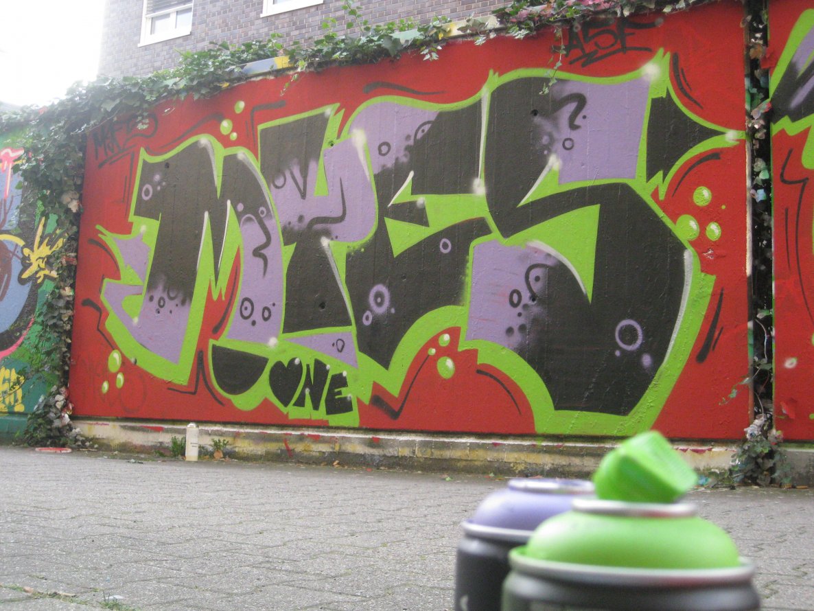 Graffiti Wall - Photo by gartenzwerg - Myes, Maes