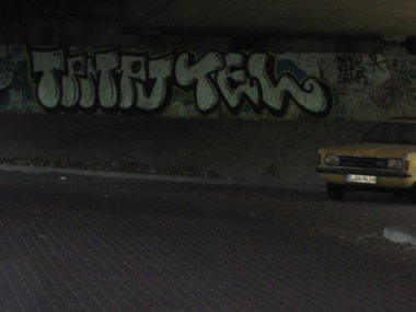 Graffiti Bombing - Photo by gartenzwerg