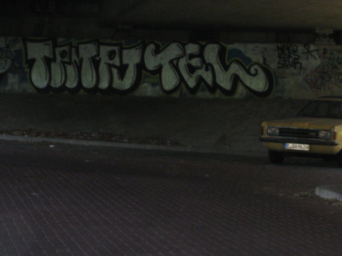 Graffiti Bombing - Photo by gartenzwerg