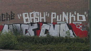 Graffiti Bombing - Photo by gartenzwerg - hacf, cva