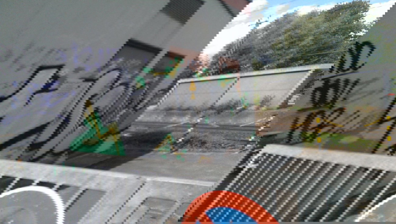 Graffiti Bombing - Photo by gartenzwerg - hscdcv