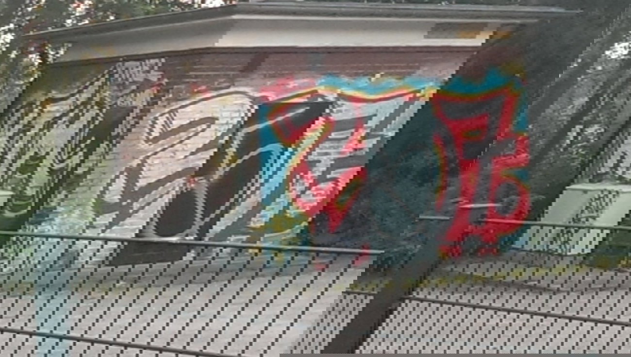 Graffiti Bombing - Photo by gartenzwerg - ktm, 357