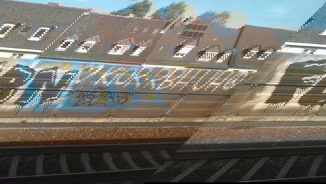 Graffiti Bombing - Photo by gartenzwerg - fbn