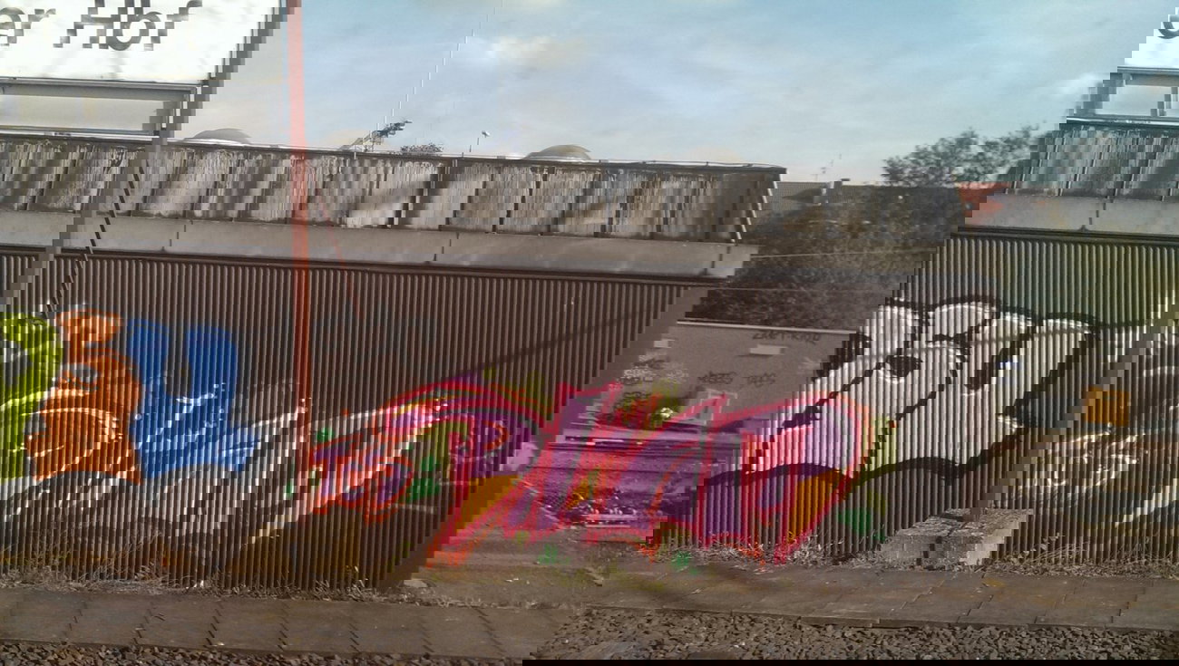 Graffiti Bombing - Photo by gartenzwerg - slam