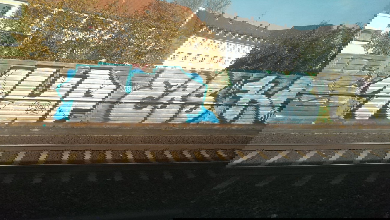 Graffiti Bombing - Photo by gartenzwerg - !up, ebs