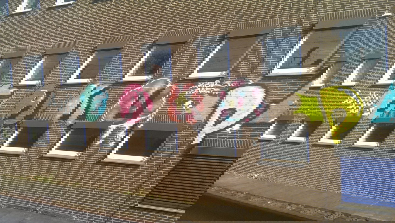 Graffiti Bombing - Photo by gartenzwerg - rbh, fako