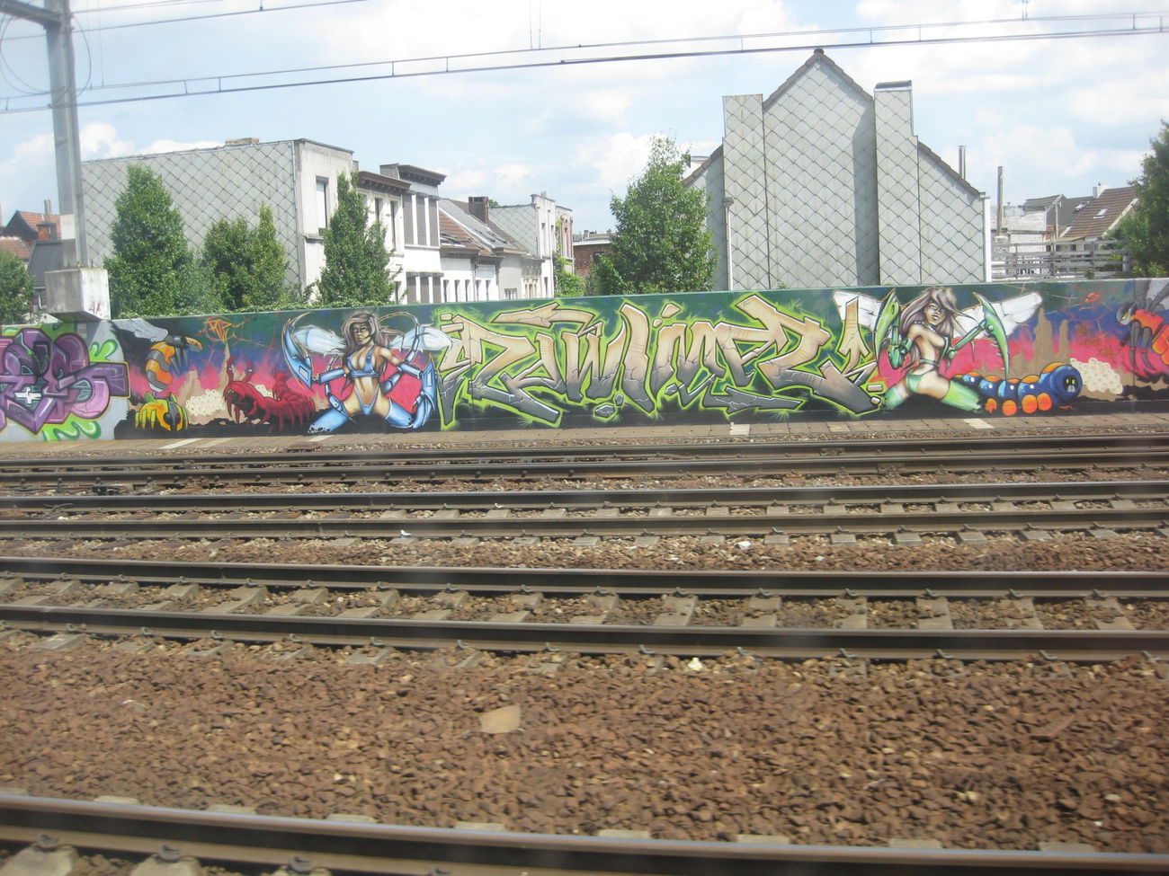 Graffiti Wall - Photo by gartenzwerg - Antwerpen, netherlands