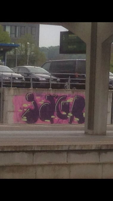 Graffiti Bombing - Photo by gartenzwerg - jägr