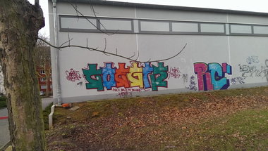 Graffiti Bombing in Essen - Photo by gartenzwerg - coe, gfs, rc