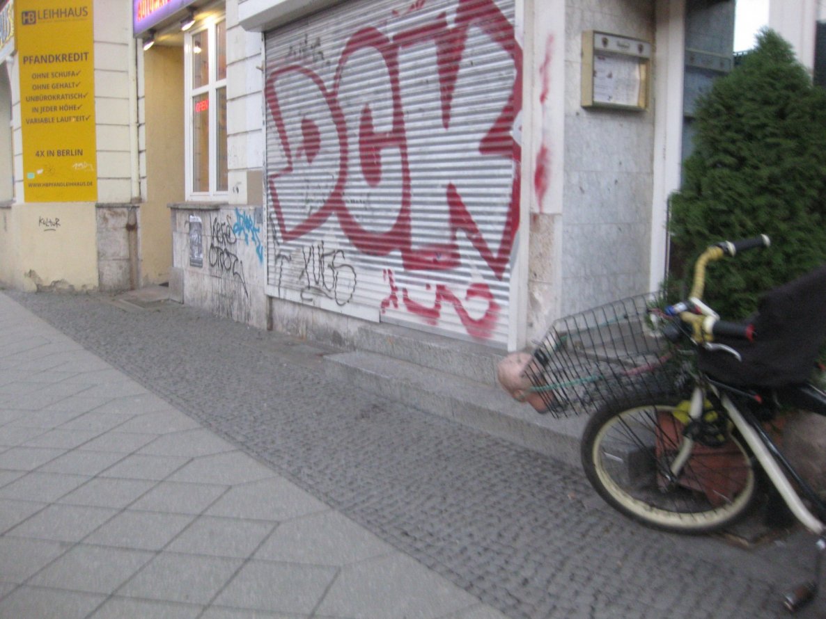 Graffiti Bombing - Photo by gartenzwerg - DCK