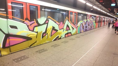 Graffiti Train - Photo by gartenzwerg - foim, amsterdam, metro