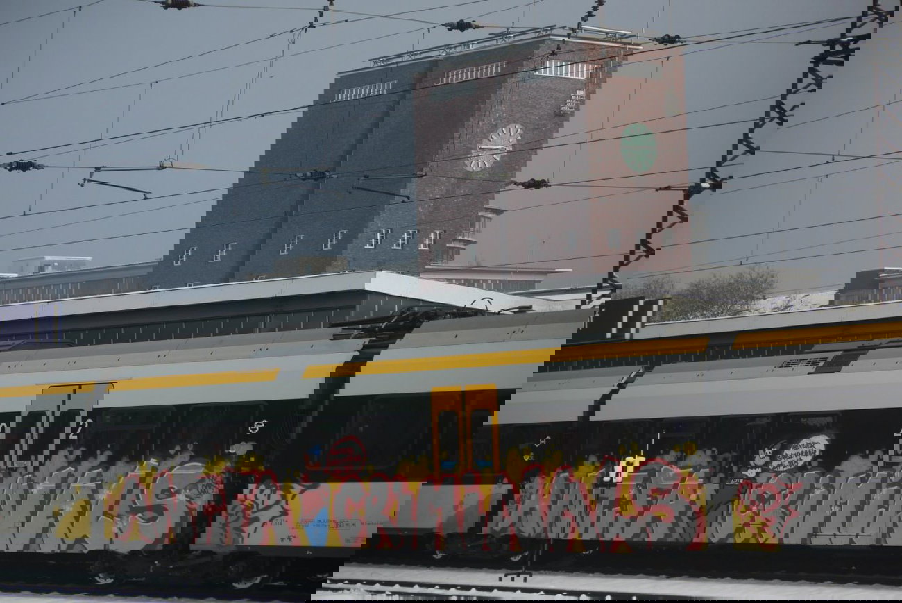 Graffiti Train - Photo by gartenzwerg - Antifa, Criminals