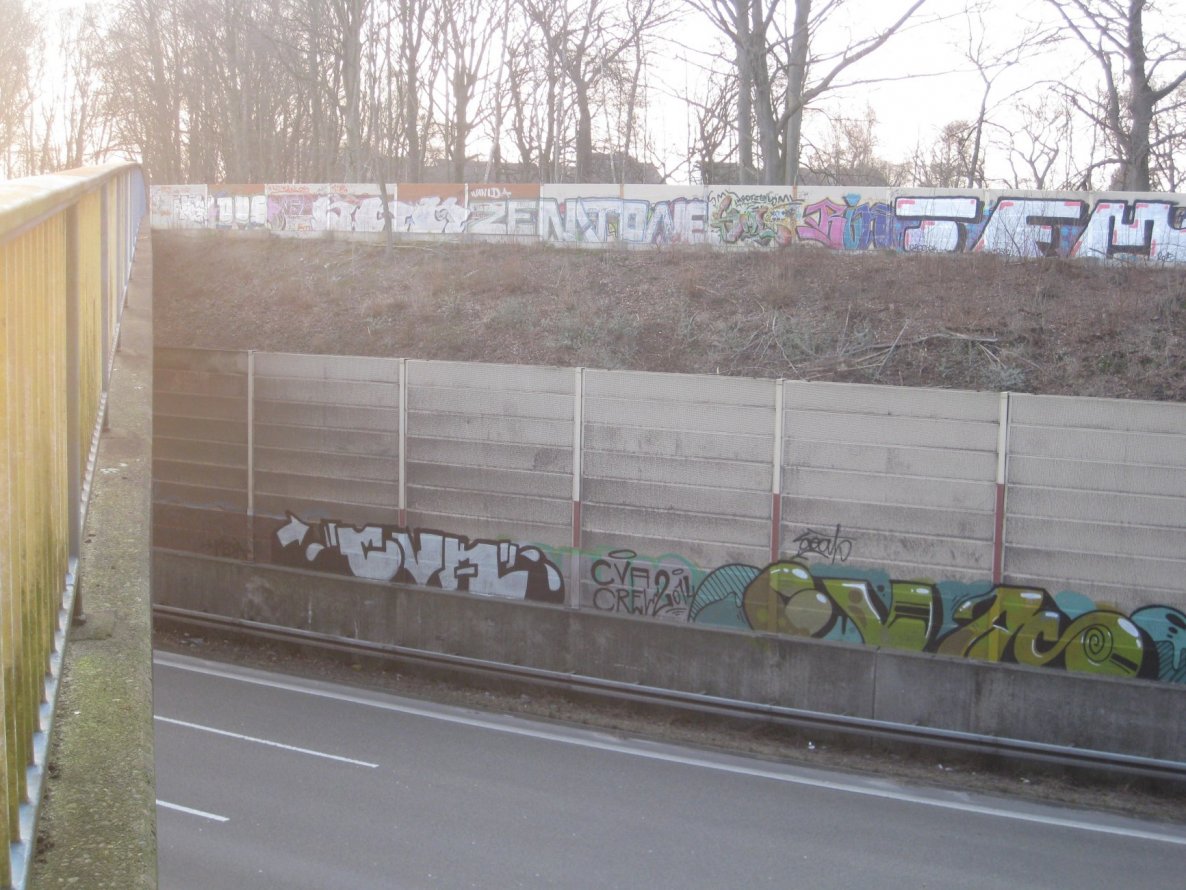 Graffiti Bombing - Photo by gartenzwerg - CVA, CVAS